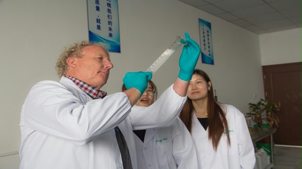 英吉切削液實驗現(xiàn)場